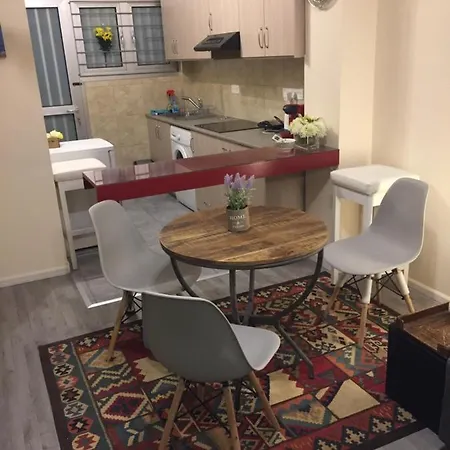 شقة Newly Refurbished Big Studio, Less Than 100m To The Sea ليماسول