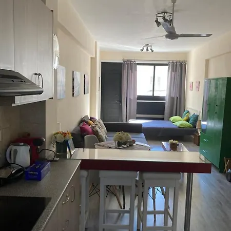 Newly Refurbished Big Studio, Less Than 100m To The Sea *