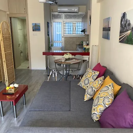 Newly Refurbished Big Studio, Less Than 100m To The Sea *