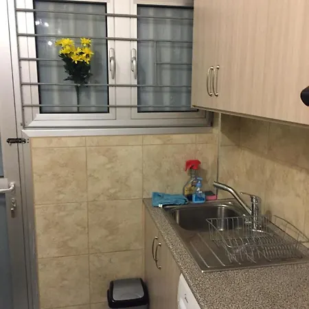 Апартаменты Newly Refurbished Big Studio, Less Than 100m To The Sea