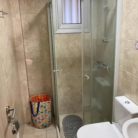 Newly Refurbished Big Studio, Less Than 100m To The Sea شقة ليماسول