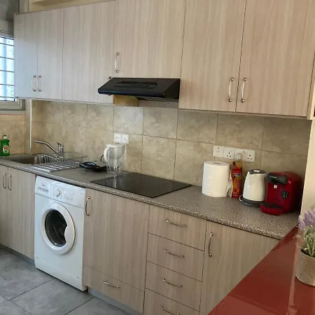 Newly Refurbished Big Studio, Less Than 100m To The Sea * Лимасол